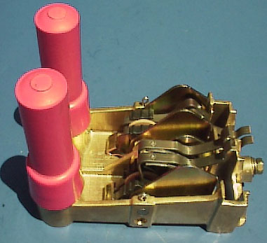 BRUSH HOLDER ASSEMBLY - D29 TRACTION MOTORImage